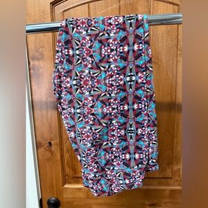 LuLaRoe TC Leggings (Fit sizes 12-18)